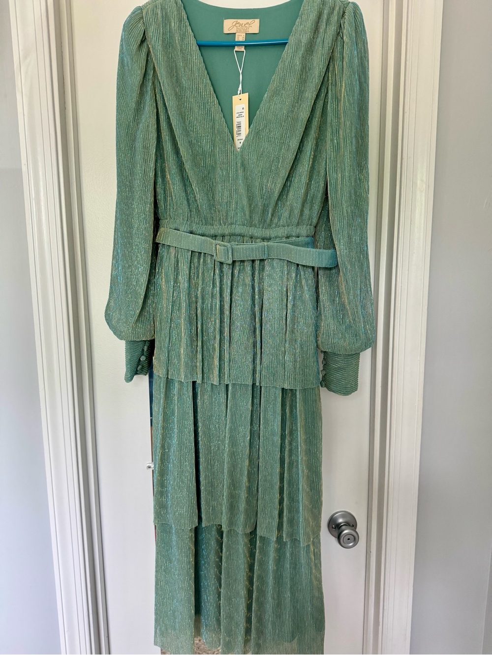 Jewel Badgley Mischka Metallic Long Sleeve Tiered Cocktail Midi Dress